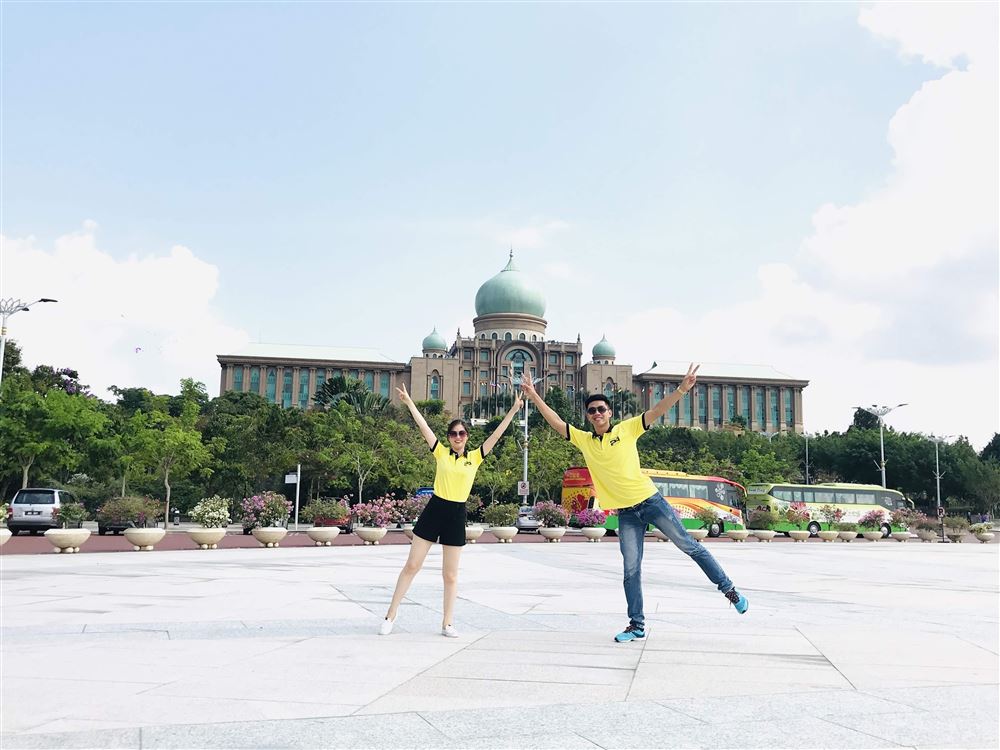 Lê Tiến Bình đi học nước ngoài