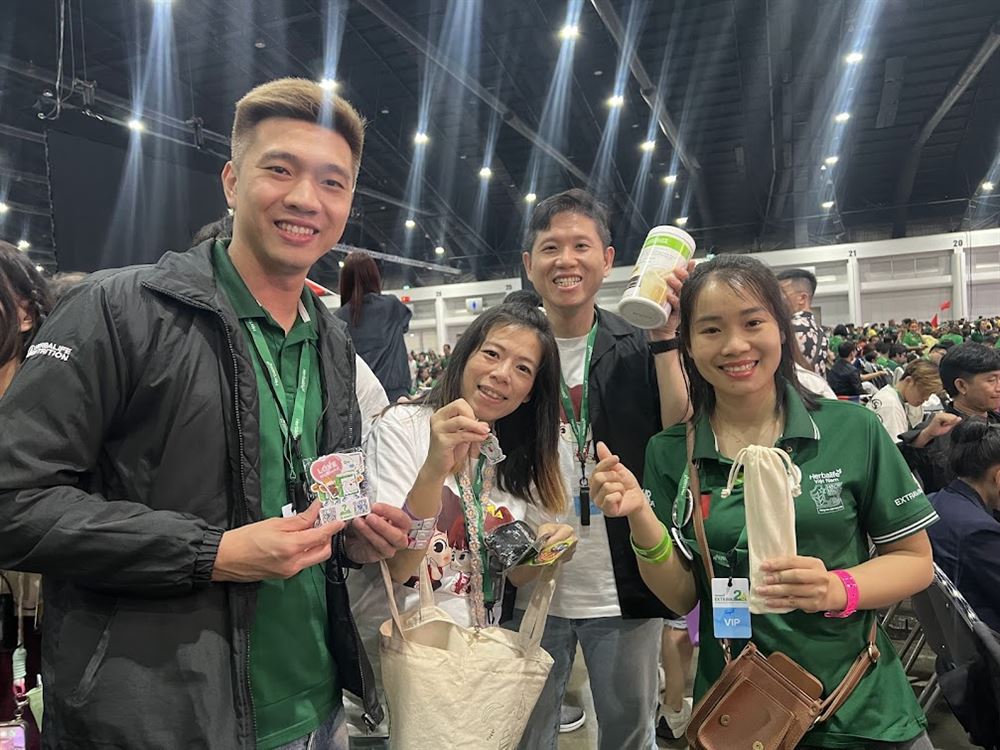 Lê Tiến Bình đi học nước ngoài