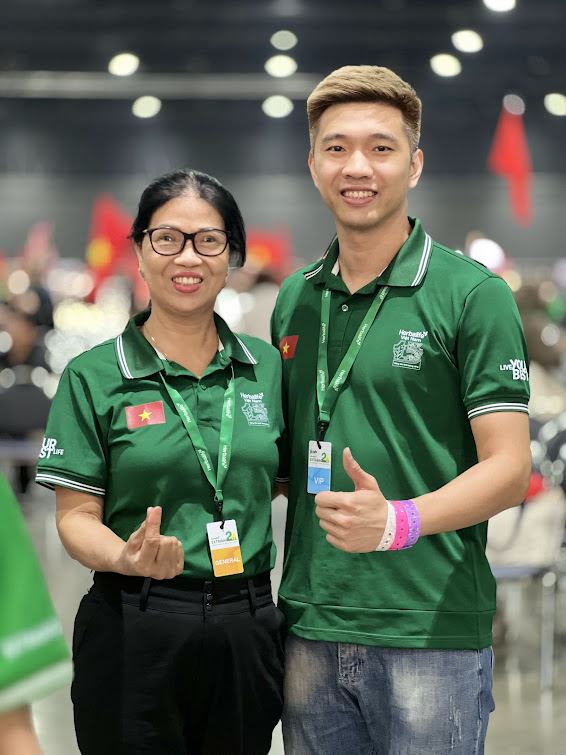 Lê Tiến Bình đi học nước ngoài